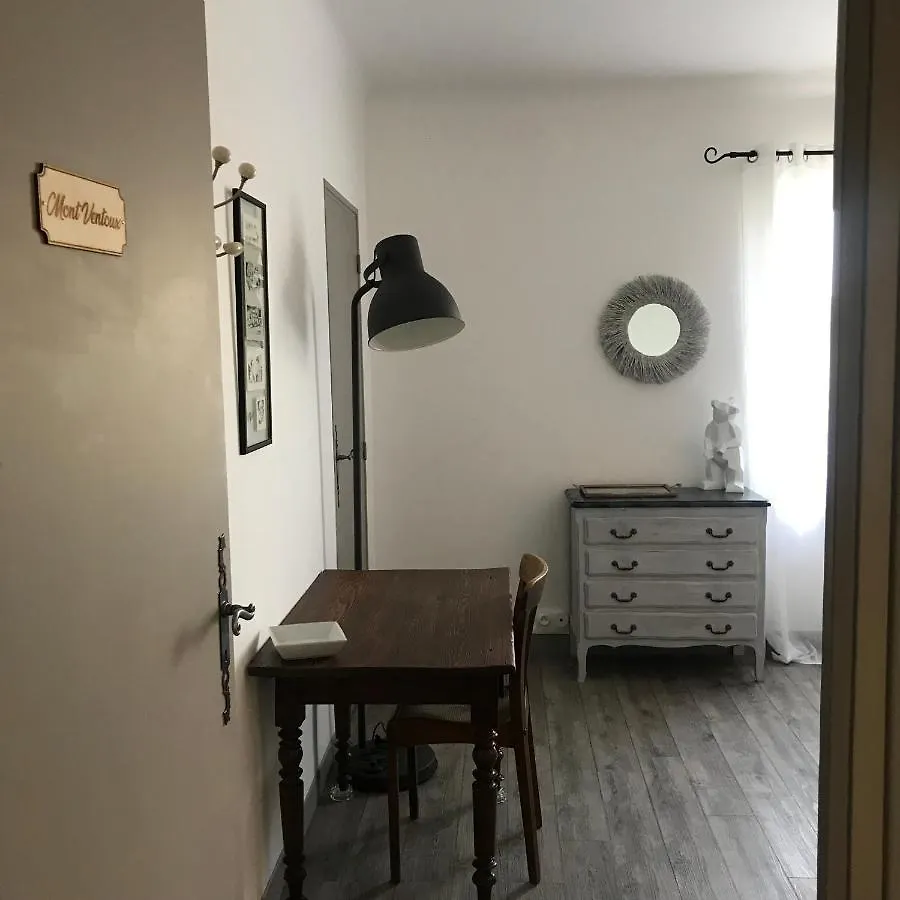 Couette-café Chambres d'Hôtes et Gîtes Le Mas Mellou Orange  France