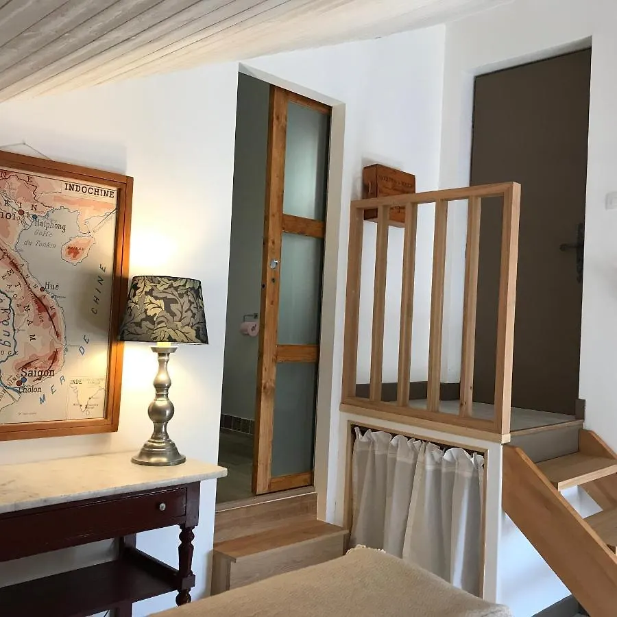 Chambres d'Hôtes et Gîtes Le Mas Mellou Orange  Couette-café Orange (Vaucluse)